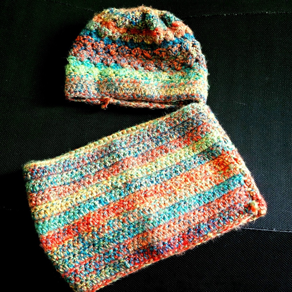 Handmade Vintage Beanie & Cowl Set Women OS Multi EUC Crochet Knit Winter Boho